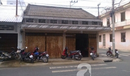 Mẹ 'sát thủ chặt xác' từng cấm nạn nhân tiếp xúc với con mình